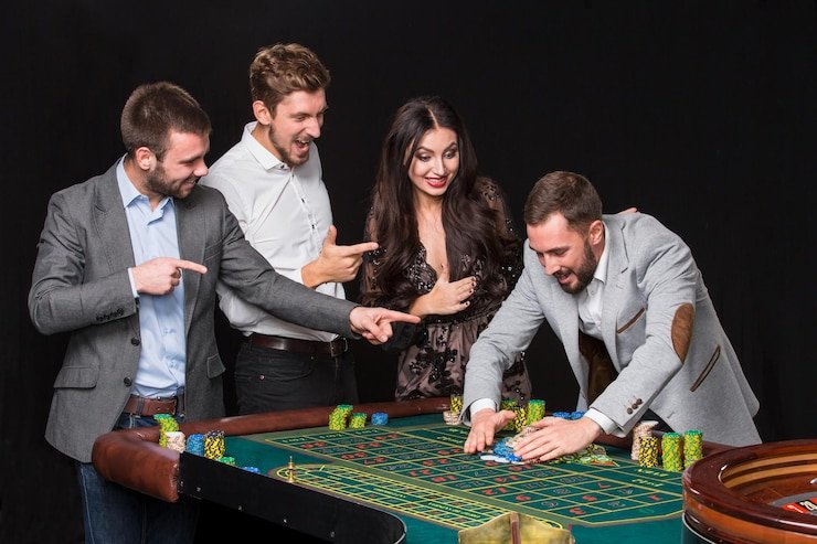 User switching between Mega Wheel football markets and live-dealer blackjack on qq8821 slot